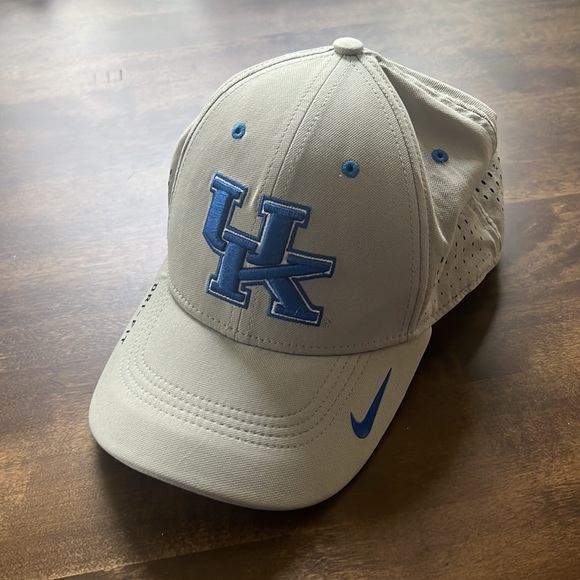 Nike Accessories University Of Kentucky Nike Baseball Hat Poshmark